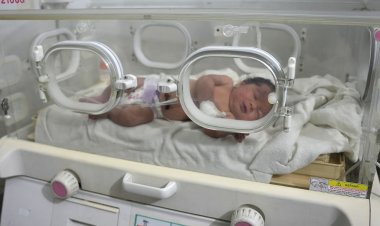 رضيعة سورية تولد بأعجوبة تحت الركام بعد وفاة والدتها