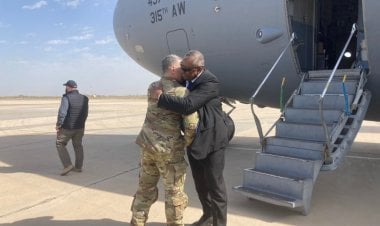 ماذا وراء الزيارة الغير معلنة لوزير الدفاع الأمريكي إلى العراق؟