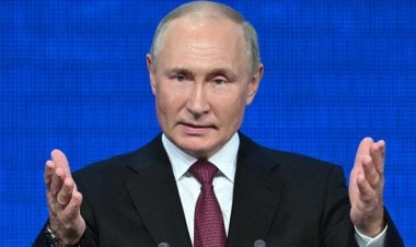 لا يستخدم الهاتف.. منشق روسي يسلِّط الضوء على حياة بوتين وشبكة قطاراته السرية