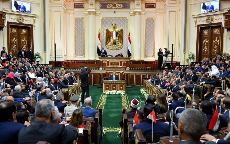 جدل في مصر.. غرامة 5 ملايين جنيه لمن يروج شائعات عن الطقس