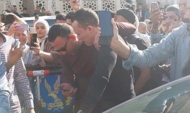 تحقيق نقابي.. ضحكة في جنازة مصطفى درويش تقلب الرأي العام في مصر