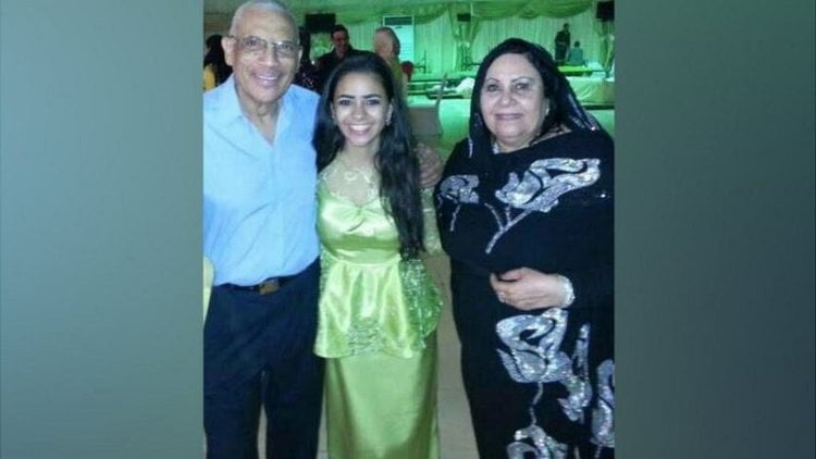 مسنة بريطانية ماتت جوعًا وزوجها أصيب.. مأساة عائلة بريطانية في الخرطوم