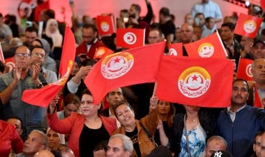 اتحاد الشغل يخرج من الغرف المظلمة.. رسائل لقيادة تونس ومساعٍ لإثبات تأثيره بالمشهد