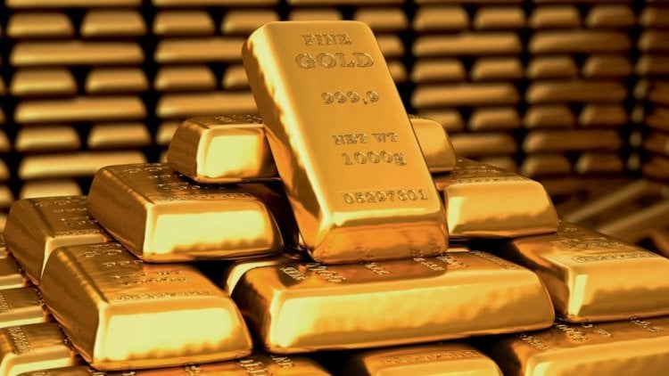 الذهب يتراجع في التعاملات الفورية ويخسر 4 دولارات