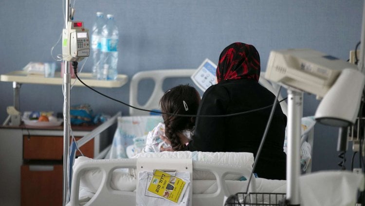مرضى السرطان شمالي سوريا... بين مطرقة الحرب وسندان نقص العلاج