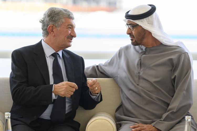 حفاوة إماراتية بعراقي يكسو أبوظبي باللون الأخضر